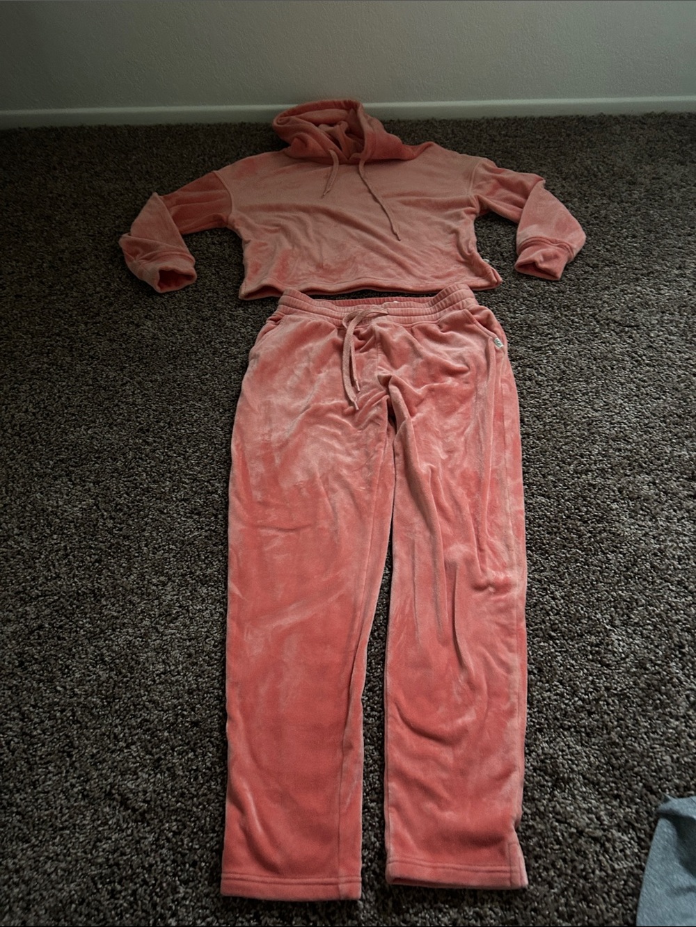 New ❤️ UGG szs  Plush Hooded Pajama Set -